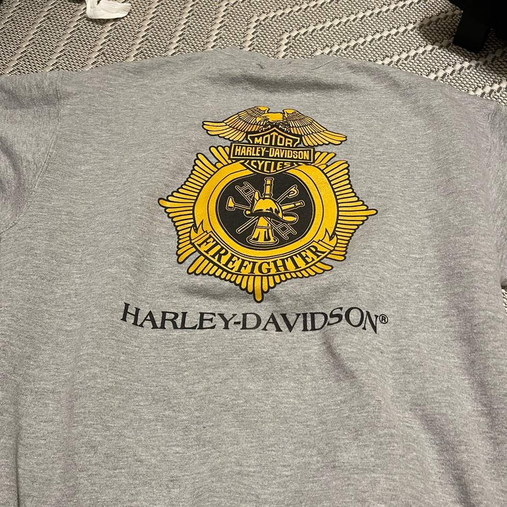 Sweatshirt. Large. Good Condition - image 2